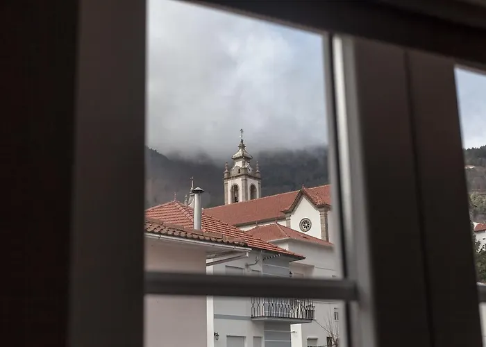 Casa D'avenida Мантейгас